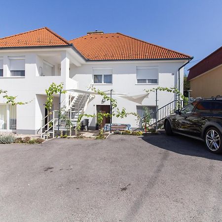 Deli Terasz A Apartman Free Parking, Self-Check-In Anytime Győr Esterno foto