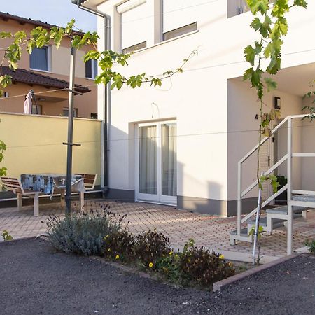 Deli Terasz A Apartman Free Parking, Self-Check-In Anytime Győr Esterno foto