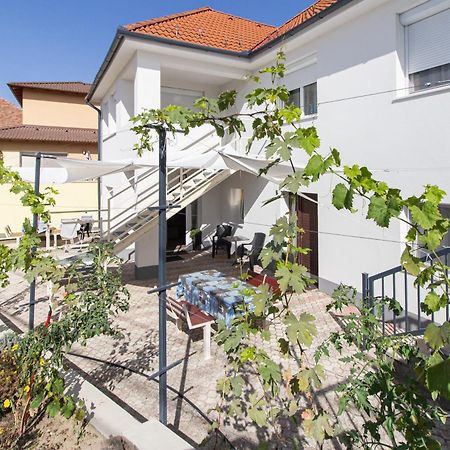 Deli Terasz A Apartman Free Parking, Self-Check-In Anytime Győr Esterno foto
