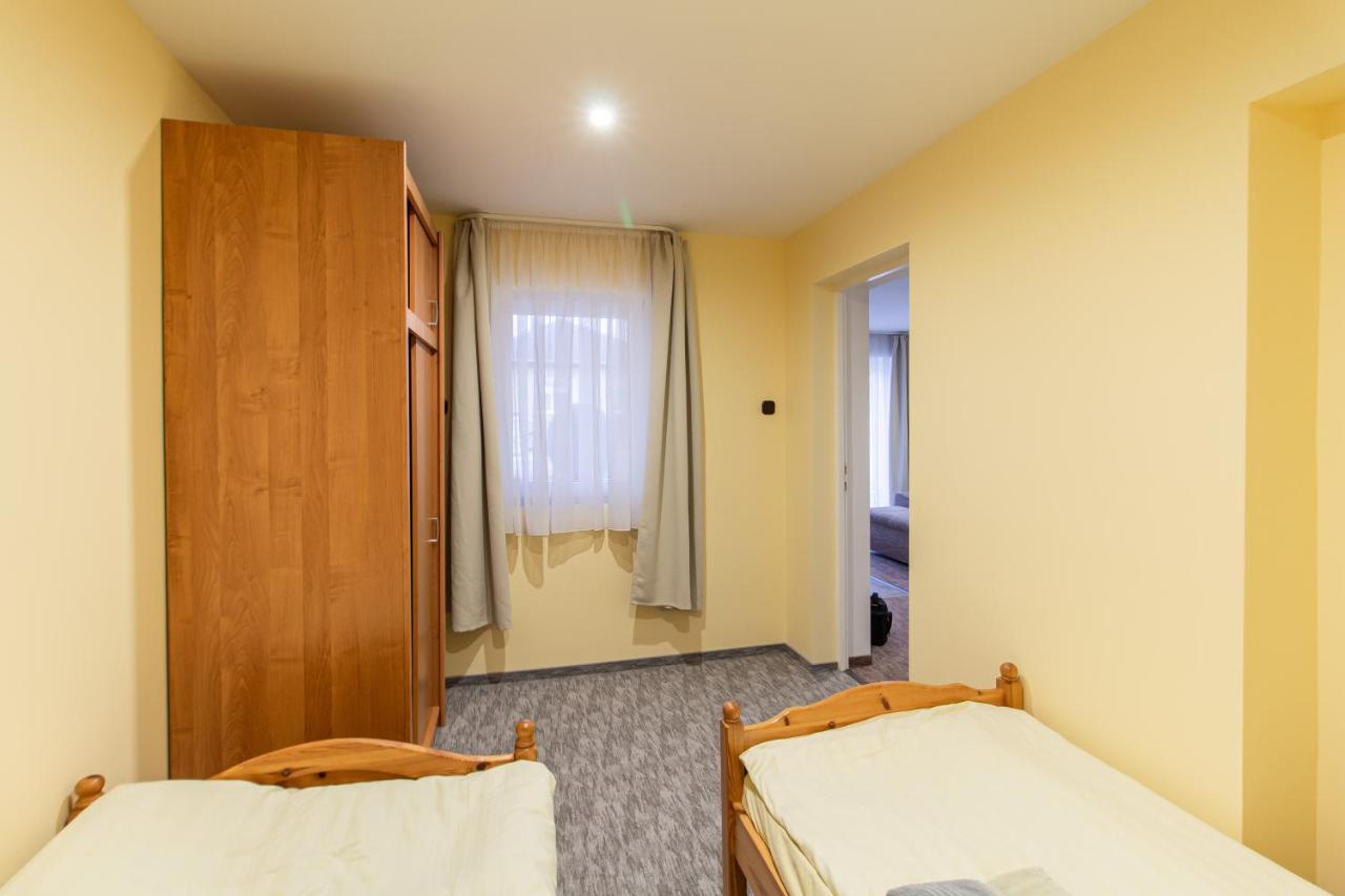 Deli Terasz A Apartman Free Parking, Self-Check-In Anytime Győr Esterno foto