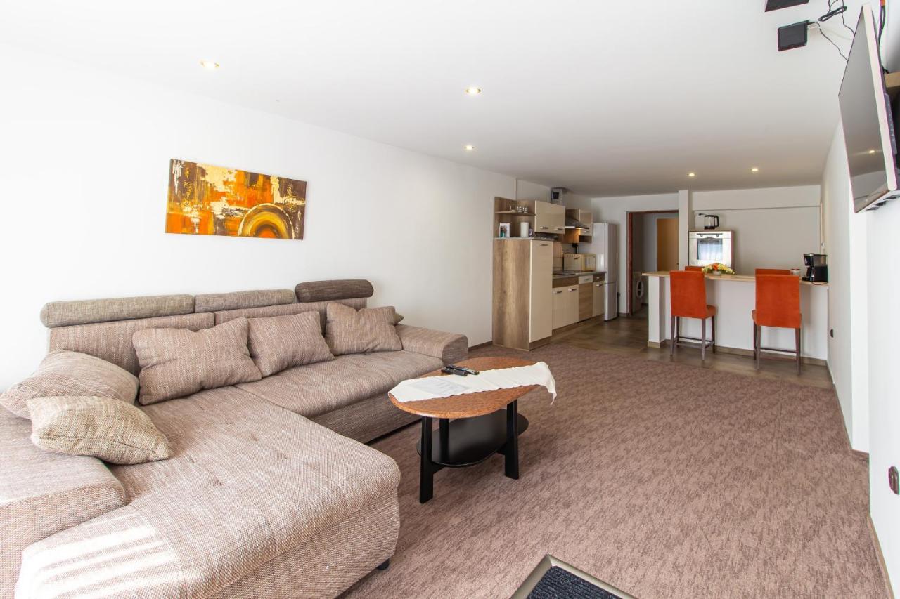 Deli Terasz A Apartman Free Parking, Self-Check-In Anytime Győr Esterno foto